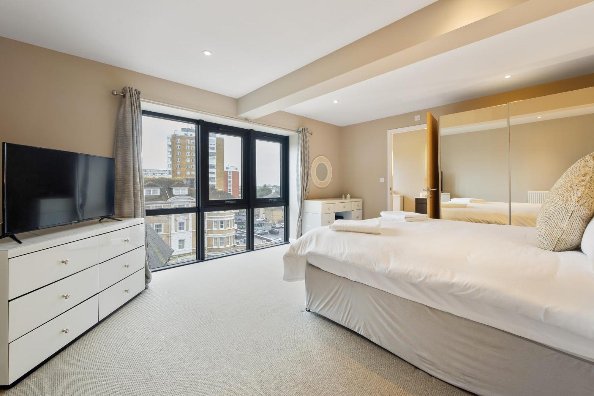 Westcliff Penthouse With Sea Views And Balcony Apartment Bournemouth Bagian luar foto