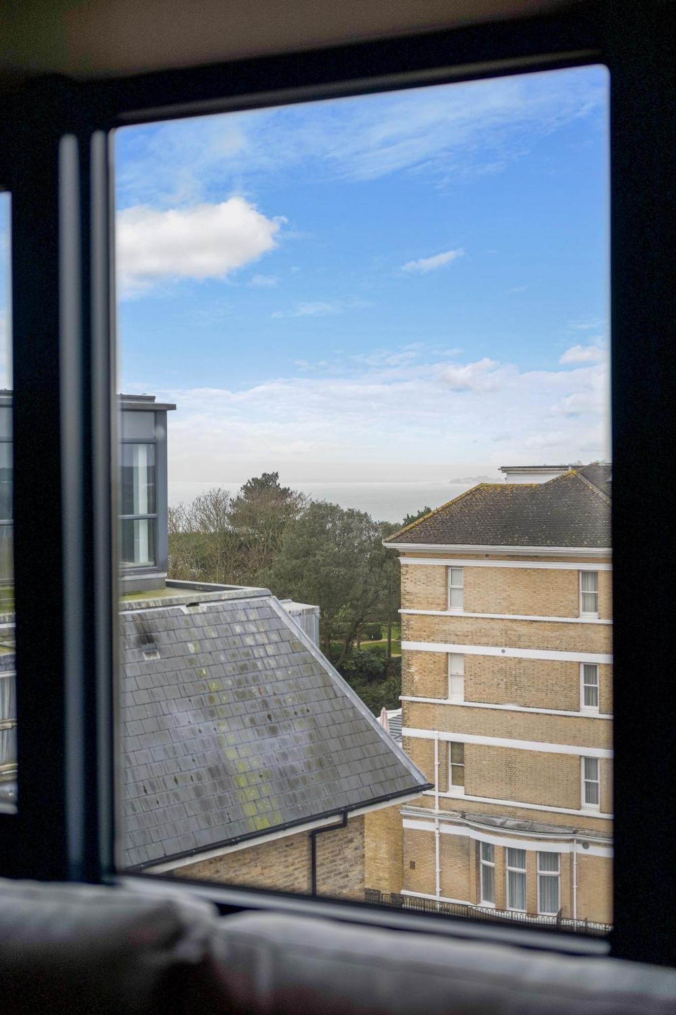 Westcliff Penthouse With Sea Views And Balcony Apartment Bournemouth Bagian luar foto